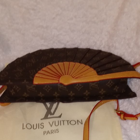 Louis Vuitton Fan-Shaped Mono Brown and Tan Clutch - Picture 12 of 16